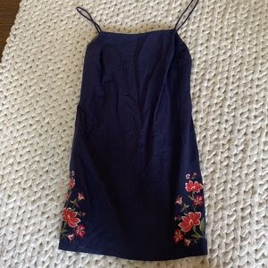 Mini dress with embroidered flowers